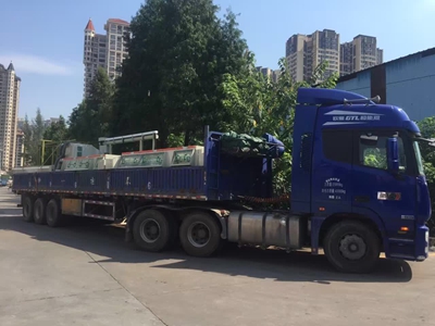 电梯板不锈钢蚀刻机发货，免费蚀刻工艺技术支持