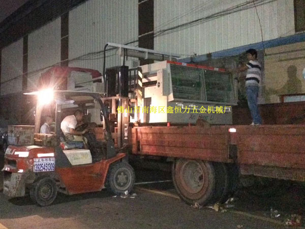 大幅面蚀刻机(进料1660mm)装车出货