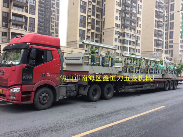 福建客户不锈钢锅片蚀刻机装车发货！