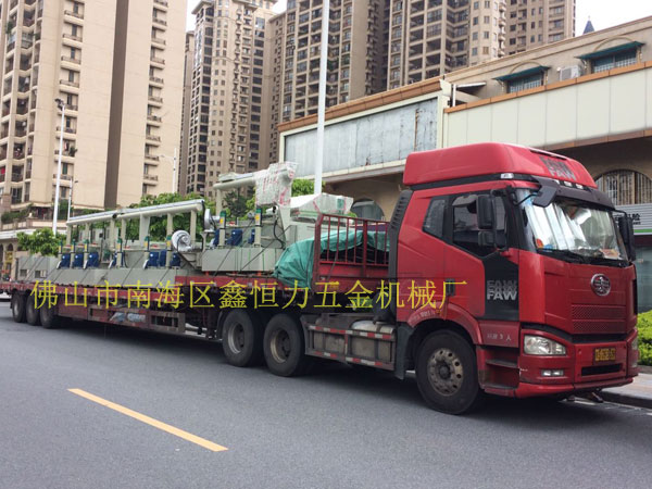 不锈钢锅片蚀刻机装车发货！